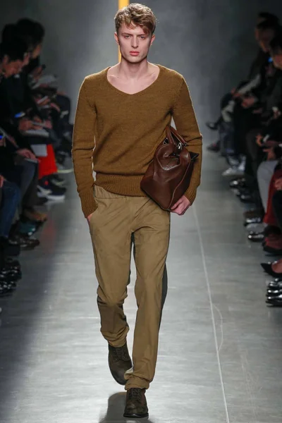 Look 23